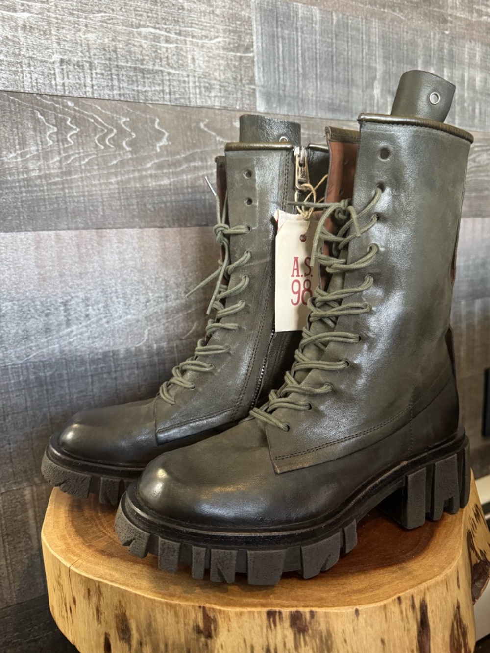 NWT AS98 36 HAYES IN JUNGLE GREEN. MOTO COMBAT BOOT. LUG SOLE. US 6